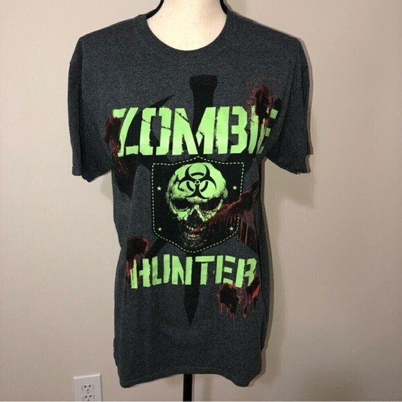 Zombie Hunter Gray Tee T-Shirt SZ M - Picture 2 of 6
